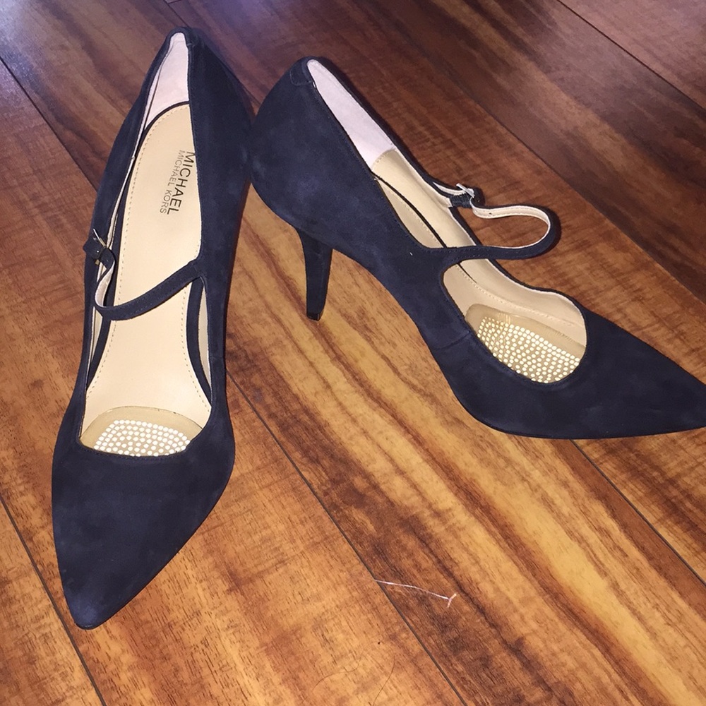 Michael Kor heels size 9 M like new black suede